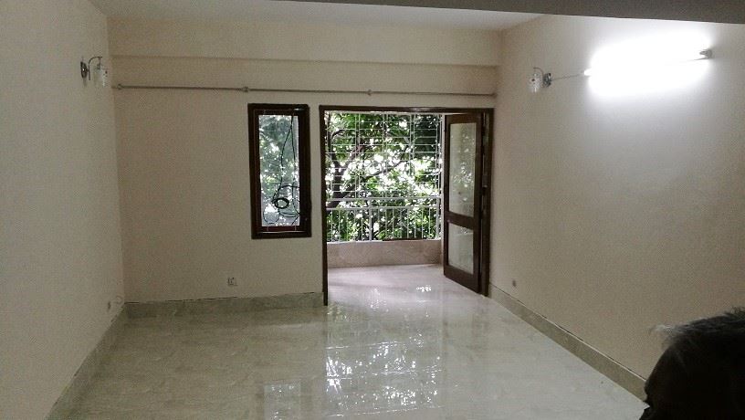 604488-0190557_3-bed-flat-between-dhanmondi-field-and-lake-for-rent.jpeg